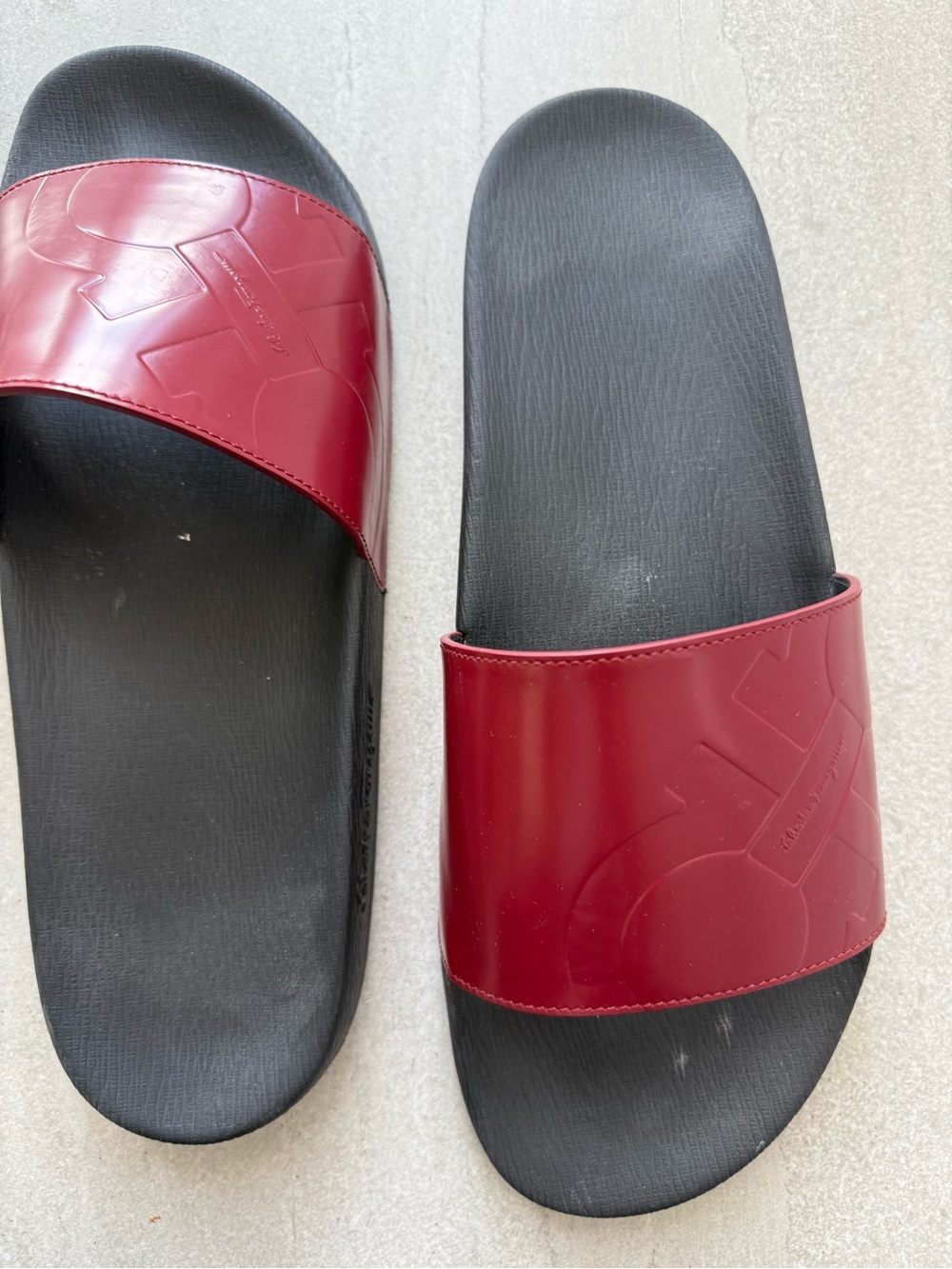Salvatore Ferragamo Men's Burgundy and Black Slide Sandals